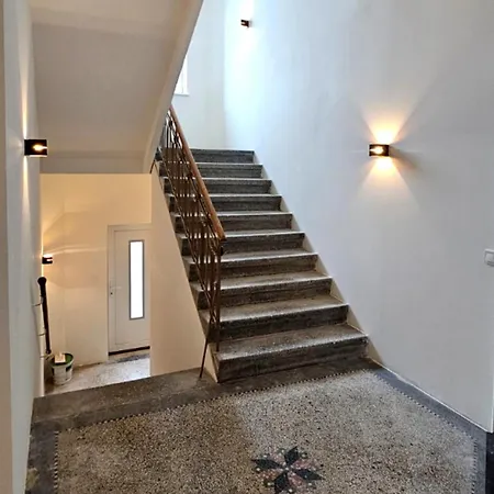 Apartment Lace Stilvoll In Der Spitzenstadt Plauen