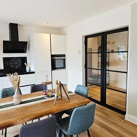 Апартаменты Lace Stilvoll In Der Spitzenstadt Плауэн